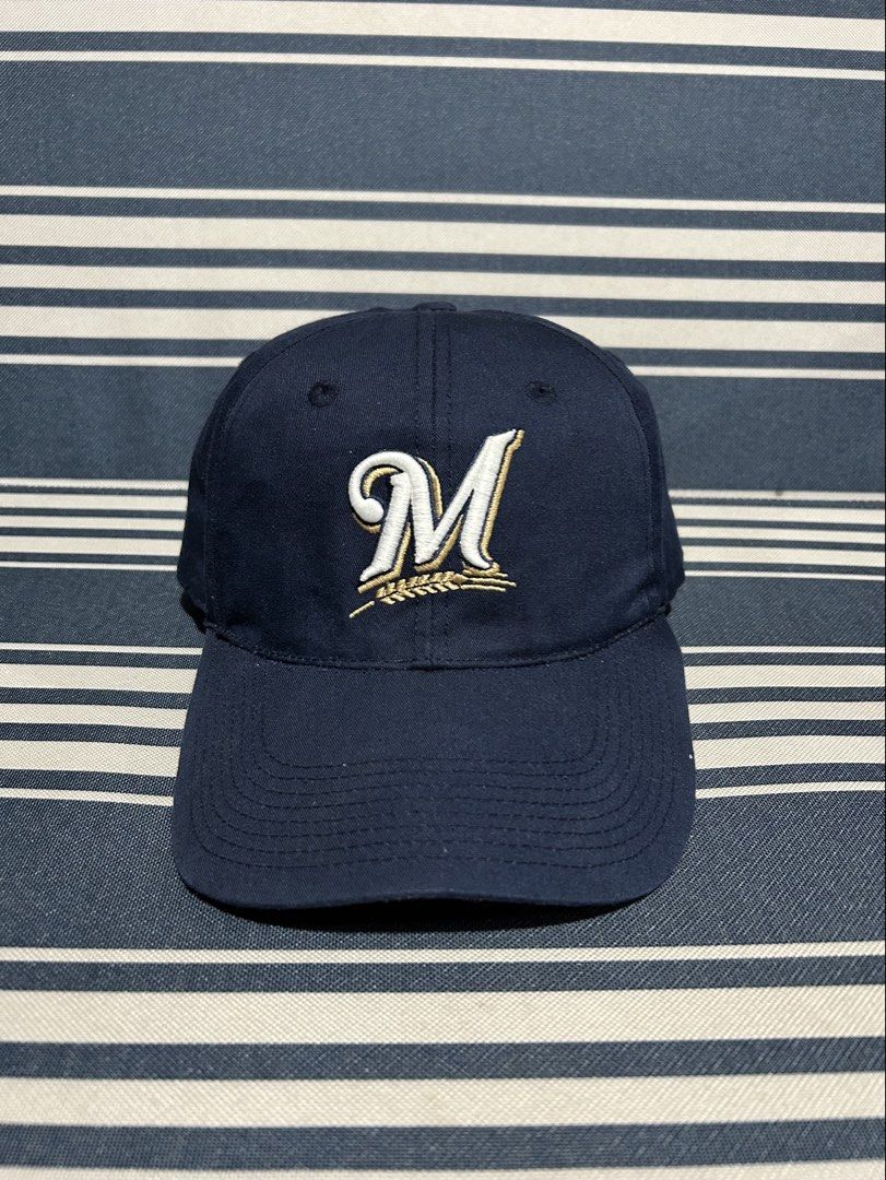 Vintage Milwaukee Brewers “M” Logo Snapback Cap (Category: Caps & Hats) located in Maasin. Submitted by throwingreverse (Listing ID 1456516532, Image 1). Description: Color: Navy blue Style: Snapback / adjustable Logo: Embroidered Brewers “M” Issue: None Color rate: 10/10 MOP: Gcash Location: SOUTHERN LEYTE.