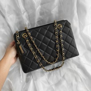(Category: ) located in . Submitted by splendour.lux (Listing ID 1456555944, Image 1). Description: .