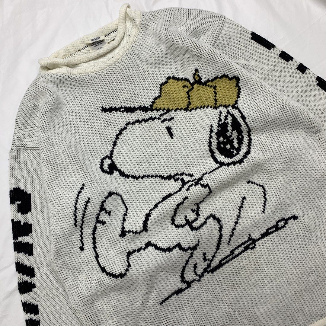 Vintage Snoopy Sweater (Category: Coats, Jackets and Outerwear) located in Baguio. Submitted by been.aged_ph (Listing ID 1456424847, Image 3). Description: 𝚂𝚒𝚣𝚎: fits up to M 𝙳𝚒𝚖𝚎𝚗𝚜𝚒𝚘𝚗𝚜: 22 x 27 𝙲𝚘𝚗𝚍𝚒𝚝𝚒𝚘𝚗: Excellent 𝙸𝚜𝚜𝚞𝚎: none Model Height: 5' 7".