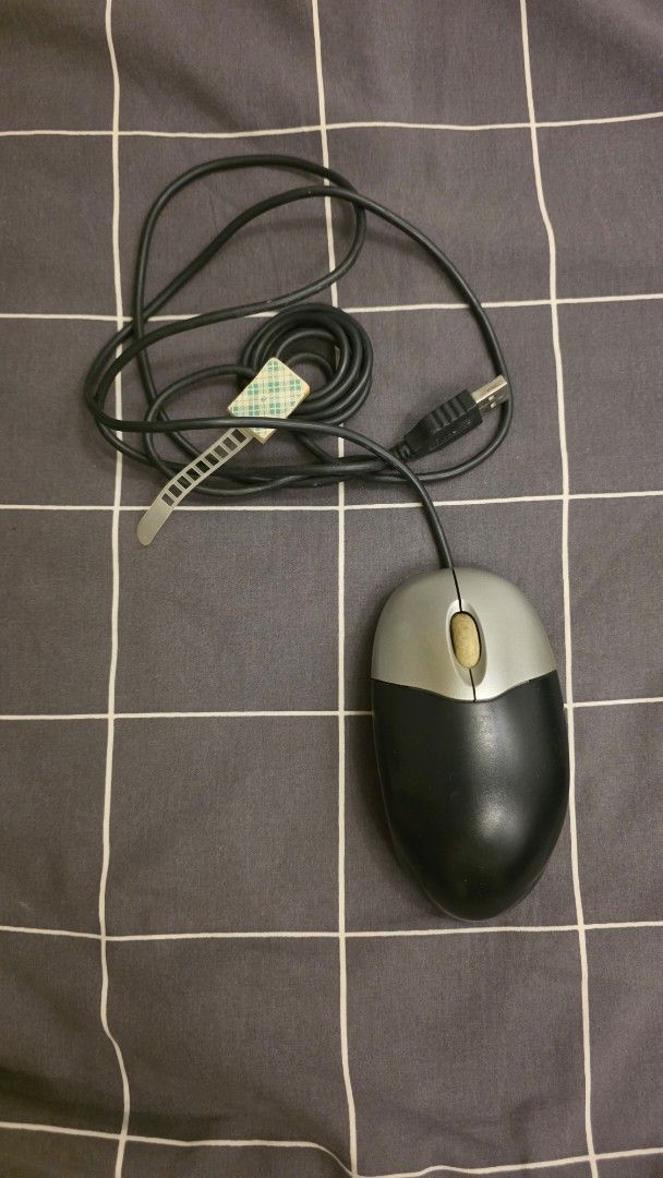 Wired USB Computer Mouse （分類：電腦滑鼠及相關產品）位於 Hong Kong。 由 rchard97shopping 提交（商品編號 1456536030，圖片 1）。簡介： HP M-UAE96 wired mouse. Works fine, good for everyday computer use. Cable is a good length. Tested and working.。
