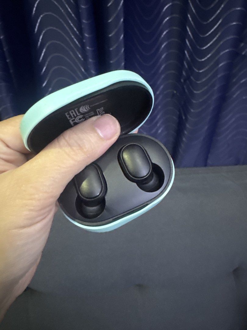Xiaomi Mi True Wireless Earbuds (Category: Earphones) located in Valenzuela. Submitted by arizanatividad (Listing ID 1456534920, Image 2). Description: - Xiaomi Mi True Wireless Earbuds - Color: Black earbuds - Includes charging case - Case color: Light Blue - Ideal for music and calls - Great for on-the-go use - Compact and portable design.