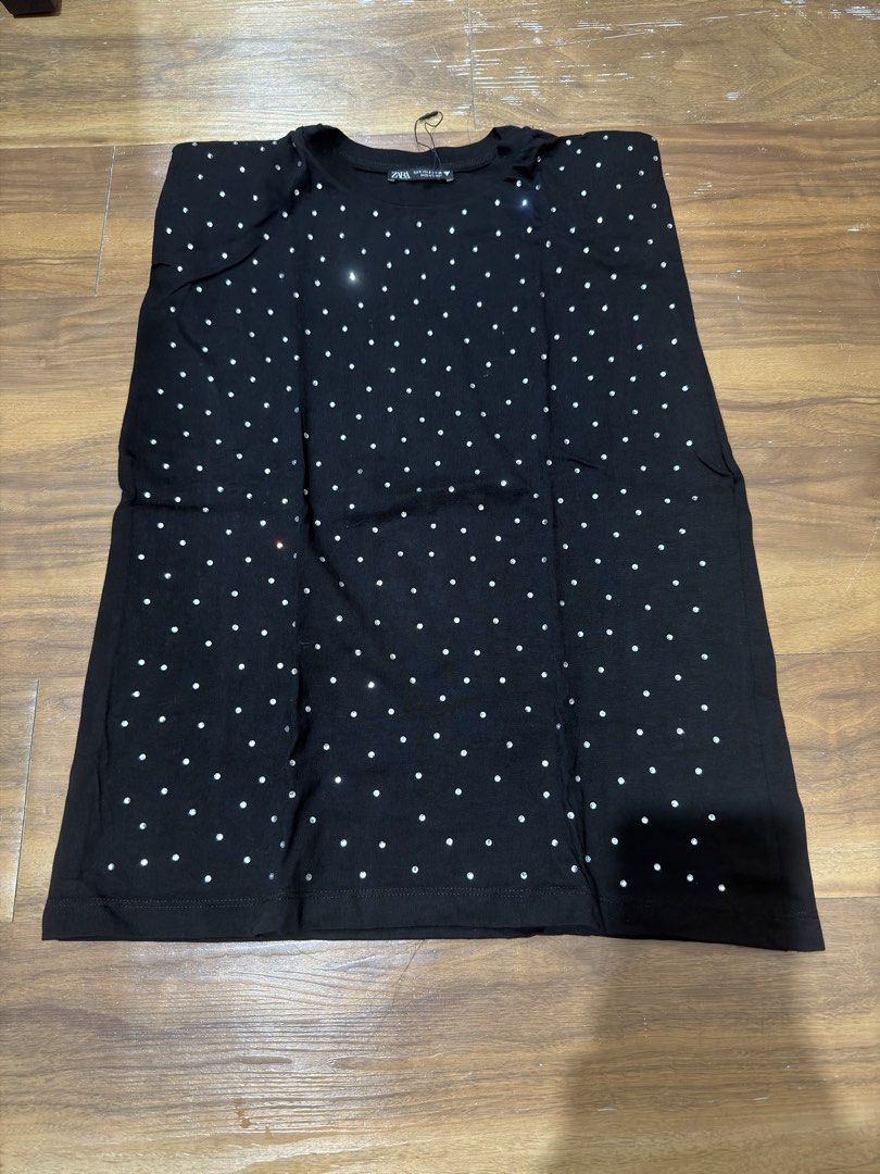Zara Black Sequin Embellished T-Shirt (Category: Shirts) located in Caloocan City. Submitted by MSCloset_ (Listing ID 1456428822, Image 1). Description: - Zara Black T-Shirt - All-over sequin embellishments - Crew neck, short sleeves - Made in Turkey - Size S - Versatile: dress up or down.