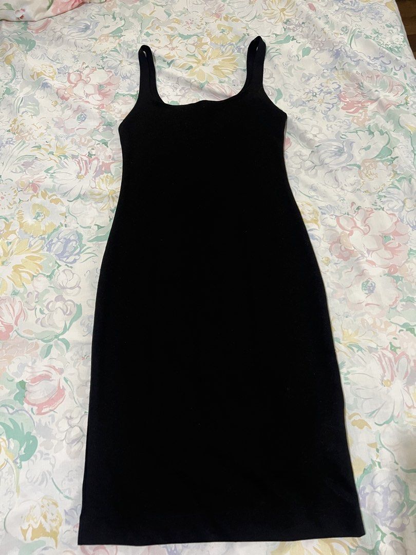 Zara Ribbed Midi Black Dress (Category: Dresses) located in Quezon City. Submitted by labnstyle (Listing ID 1456489420, Image 3). Description: No issue. Only once used. Can fit XS- Med frame Sexy and comfy. Must have!!!.