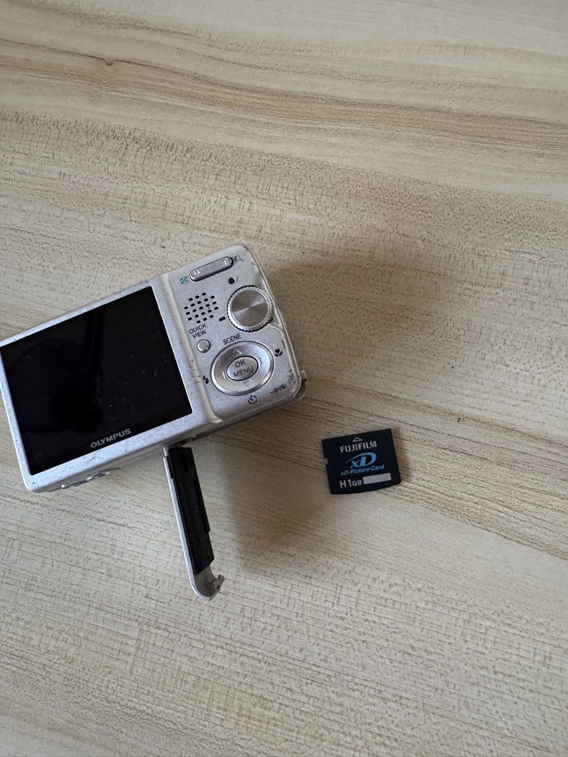 1GB Fujifilm XD Card (Category: Memory & SD Cards) located in Quezon City. Submitted by zesthiria (Listing ID 1453407806, Image 1). Description: Bought from orange app, 1 GB XD Card used for digital cameras. Open for meet-ups and delivery. RFS: Selling my camera.