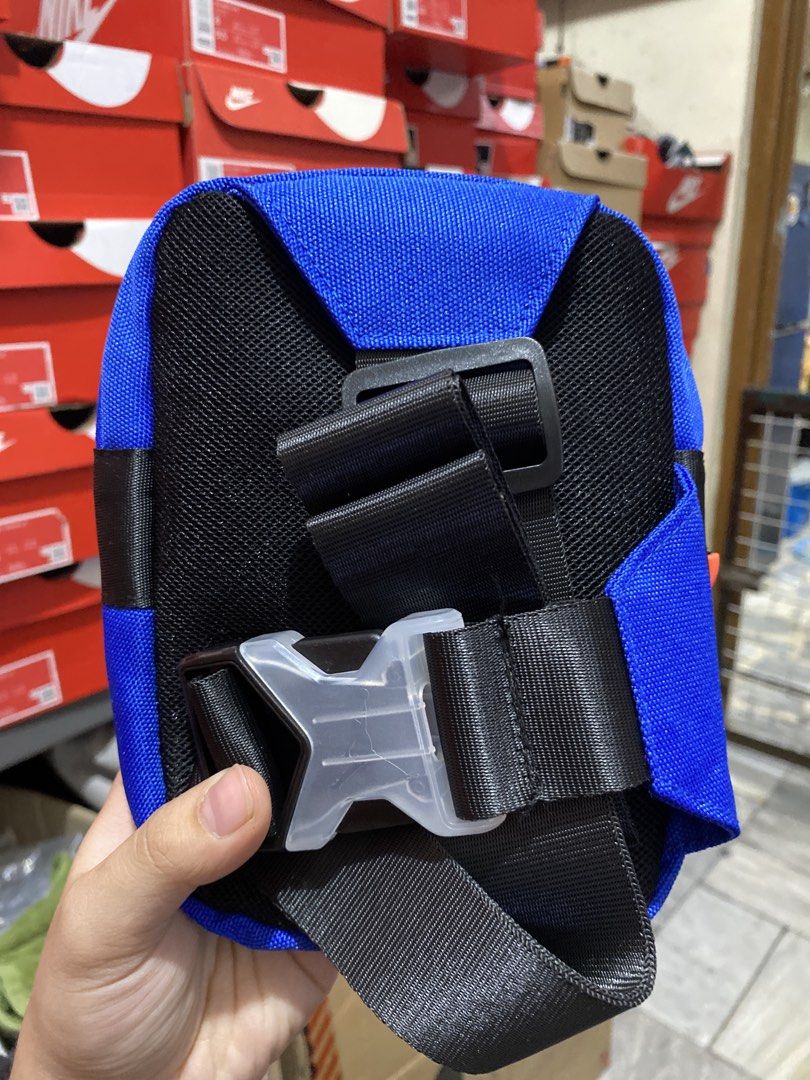 2R Jordan MVP FLIGHT HIP BAG "BLUE" (Category: Belt bags, Clutches and Pouches) located in Manila. Submitted by deesneakywolp (Listing ID 1453340785, Image 2). Description: .