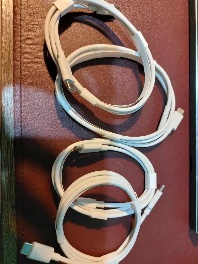 4x USB-C to USB-C Cables (Category: Cables & Adaptors) located in Caloocan City. Submitted by mjting01 (Listing ID 1453313006, Image 2). Description: Type to type c cables Completely unused .