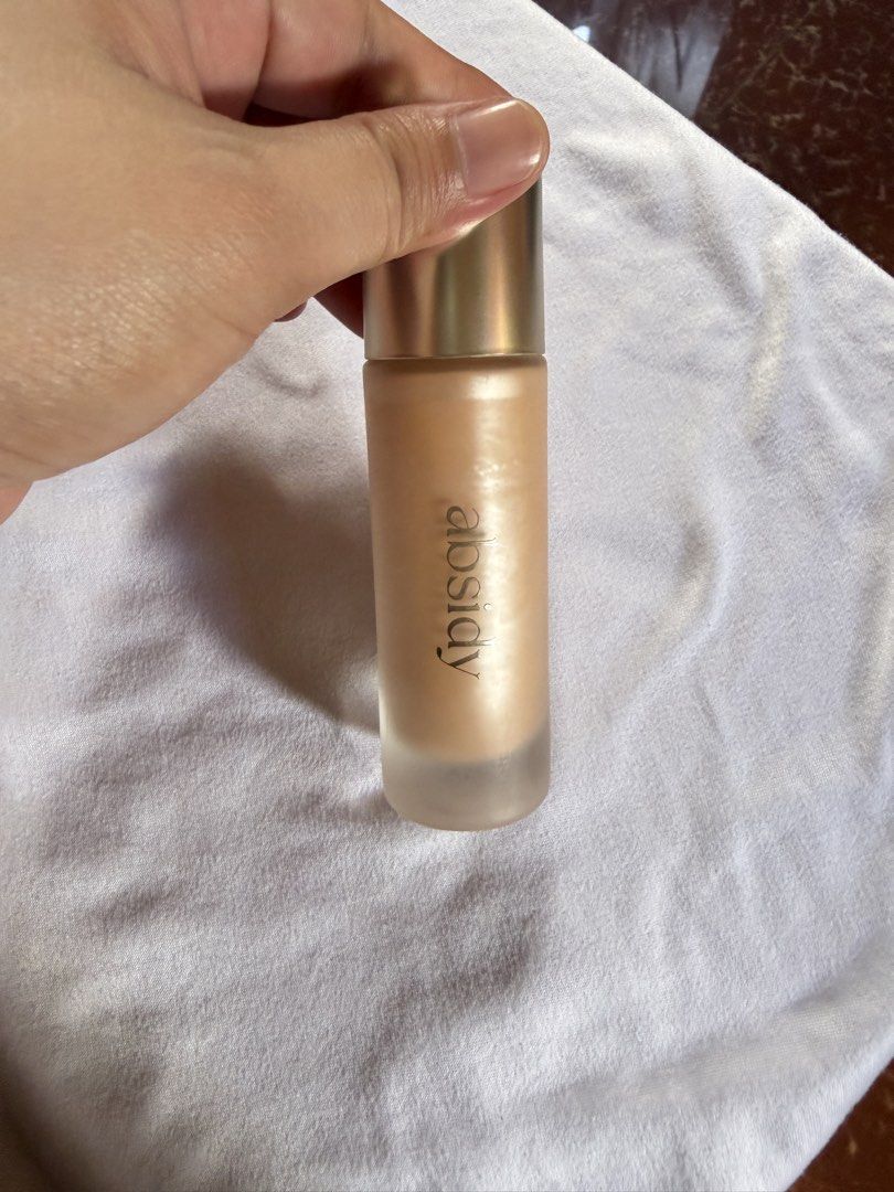 Absidy Ambient Filter Complexion Enhancer (Category: Makeup) located in Cebu City. Submitted by closetdropph (Listing ID 1453272885, Image 2). Description: - Absidy Ambient Filter - Shade: Moonstone - Used less than 10x ‼️Because the product doesn’t move around easily, I cannot see how much product is left. Please refrain from asking what percentage of product is remaining. .