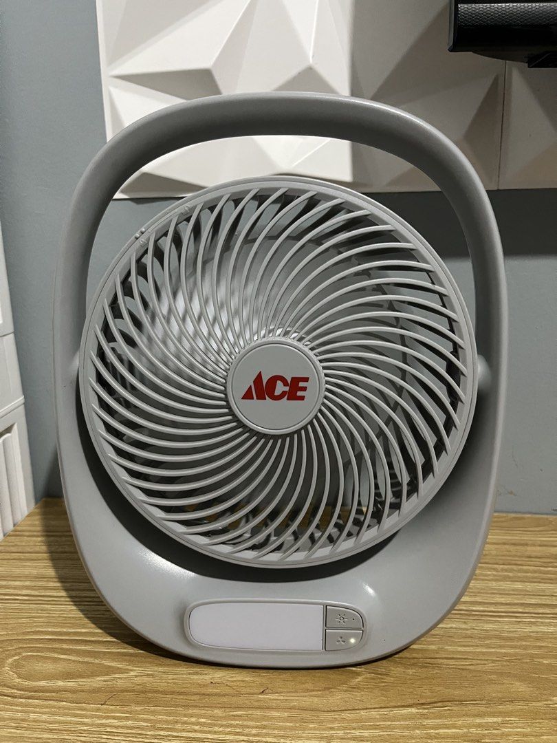 ACE Rechargeable Portable Fan with LED Light (Category: Fans) located in Bulacan. Submitted by heyitscg (Listing ID 1453266843, Image 3). Description: Original price is ₱1,000+ * Halos hindi nagamit, nakatambak lang * Rechargeable via Type-C * Pwede rin gamitan ng battery * May built-in LED light, perfect sa brownout, camping, o emergency * Malakas ang hangin at portable * Fully working Note: Wala na pong original box dahil naitapon na. RFS: Hind