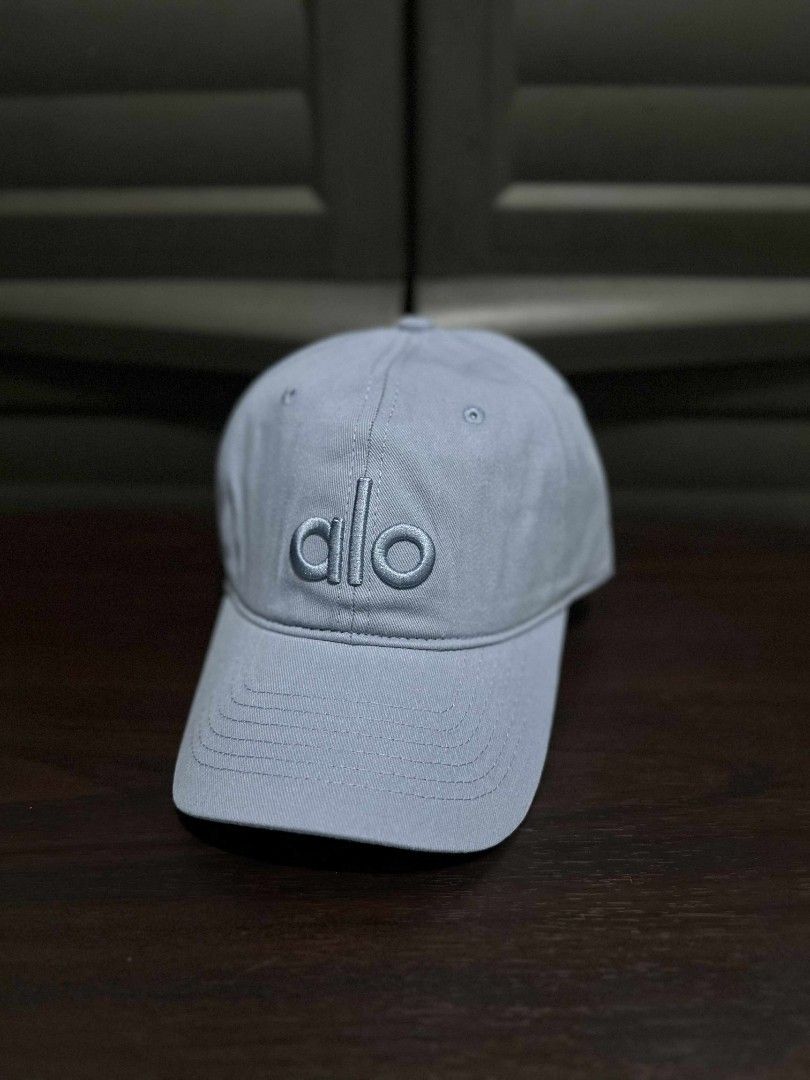 Alo Yoga Off-Duty Blue Cap (Category: Caps & Hats) located in Muntinlupa City. Submitted by alabang.onethreenine (Listing ID 1453245833, Image 1). Description: .