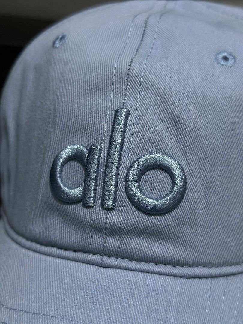 Alo Yoga Off-Duty Blue Cap (Category: Caps & Hats) located in Muntinlupa City. Submitted by alabang.onethreenine (Listing ID 1453245833, Image 2). Description: .