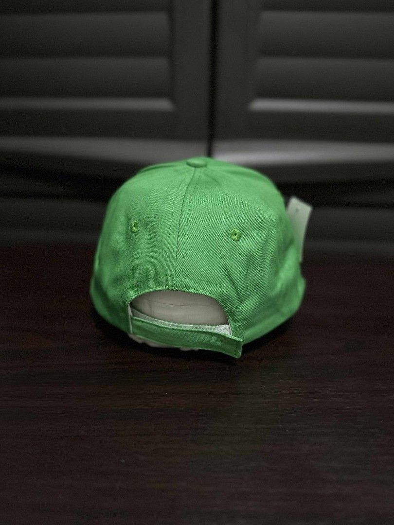 Alo Yoga Structure Green Cap (Category: Caps & Hats) located in Muntinlupa City. Submitted by alabang.onethreenine (Listing ID 1453247517, Image 3). Description: .