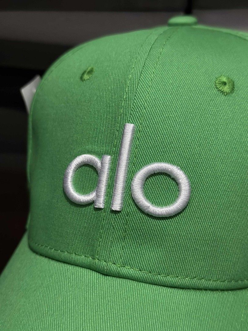 Alo Yoga Structure Green Cap (Category: Caps & Hats) located in Muntinlupa City. Submitted by alabang.onethreenine (Listing ID 1453247517, Image 2). Description: .