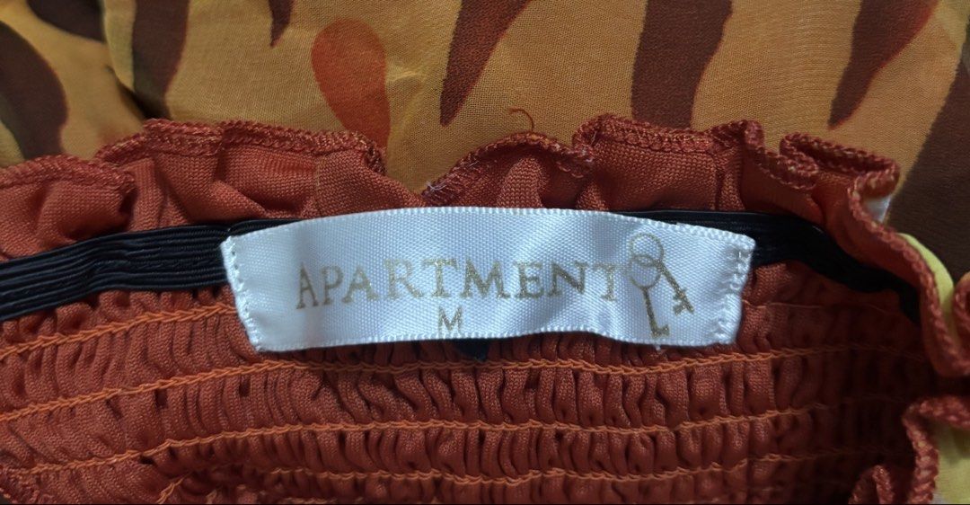 Apartment tube dress (Category: Dresses) located in Bacoor. Submitted by signatureclosetbycza (Listing ID 1453285489, Image 2). Description: .