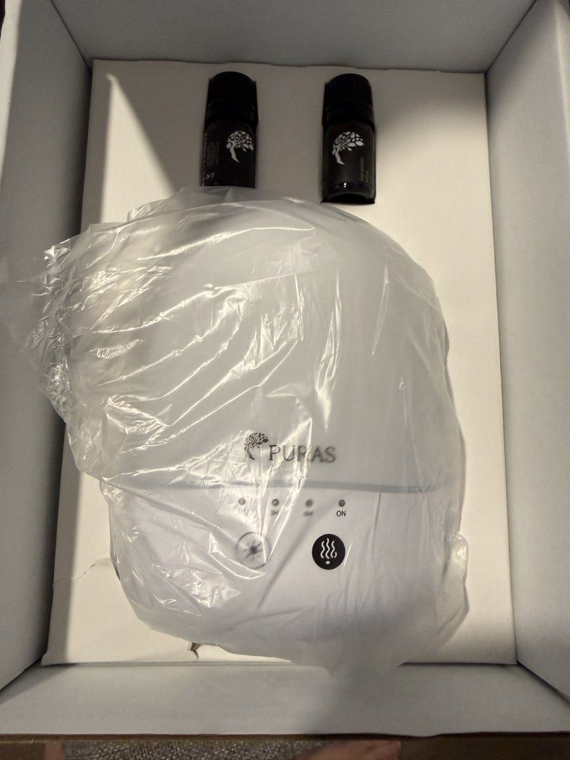Aroma Diffuser (Category: Home Fragrance) located in Singapore. Submitted by mommybee2019 (Listing ID 1453300721, Image 1). Description: Brand new in box.