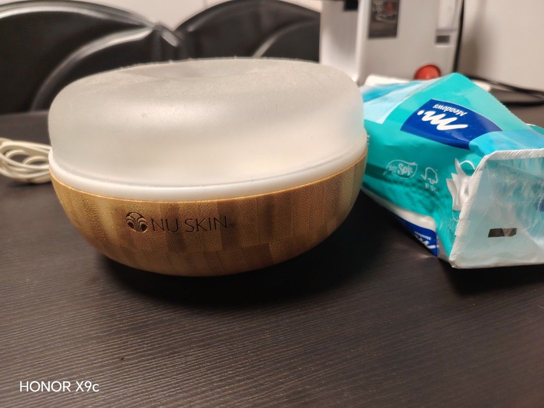 Aroma diffuser （分類：家居香薰）位於 Hong Kong。 由 yvonneyeung 提交（商品編號 1453386789，圖片 3）。簡介： Rarely use, see插頭。