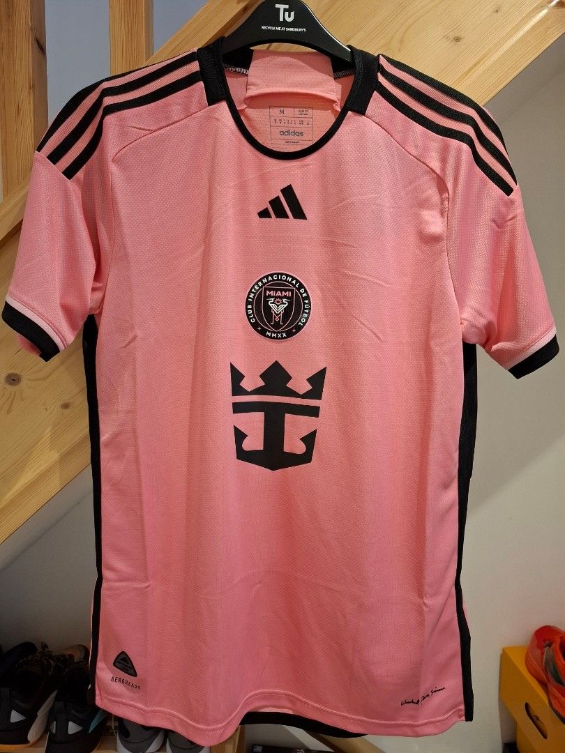 AUTHENTIC COMBO JERSEYS (Category: Activewear) located in Kuala Lumpur. Submitted by ysfmg (Listing ID 1453351188, Image 1). Description: Rm 170 for Lille 80th Anniversary (Size S) RM 260 for Inter Miami 24/25 Messi nameset (Size M) RM 280 for Real Madrid 99/00 (Size S) RM 265 for Manchester United '91 (Size M) ✨️RM 840 FOR ALL 4 COMBO ✨️ ❗️ALL BRAND NEW WITH TAGS❗️ ❗️Prices are fixed❗️ ❗️COD KL ONLY❗️.
