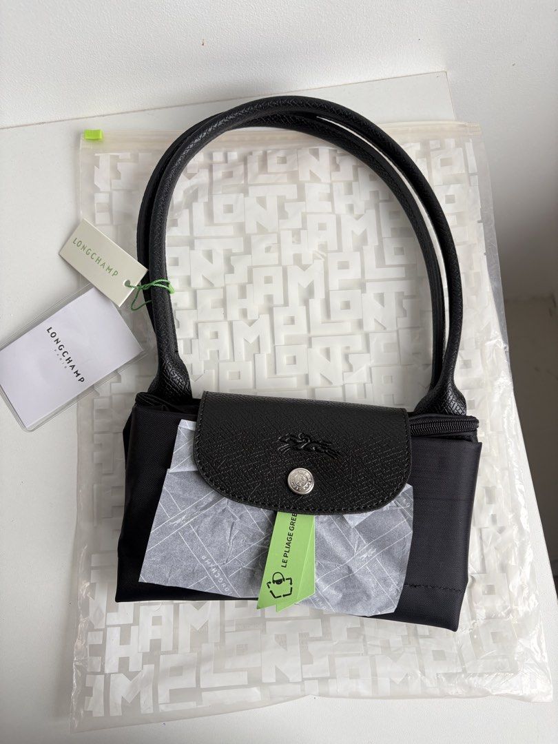 AUTHENTIC Longchamp Le Pliage (Triple Black) JAPAN PRE-ORDER / PASABUY (Category: Shoulder Bags) located in Manila. Submitted by willowsbags (Listing ID 1453311451, Image 3). Description: ⋆˚࿔ authentic quality from japan 🇯🇵 ⋆˚࿔ sourced from longchamp japan outlet store ⋆˚࿔ comes with dust bag ⋆˚࿔ available in Medium and Large! ⋆˚࿔ 3-5 max days pre-order time, will be shipped once on hand ⋆˚࿔ 10 stocks will be open for pre-order ⋆˚࿔ SHIPPING: la