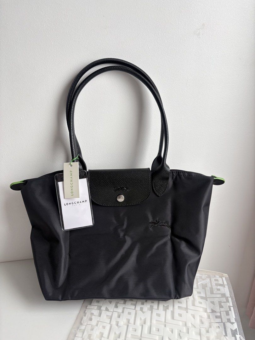 AUTHENTIC Longchamp Le Pliage (Triple Black) JAPAN PRE-ORDER / PASABUY (Category: Shoulder Bags) located in Manila. Submitted by willowsbags (Listing ID 1453311451, Image 1). Description: ⋆˚࿔ authentic quality from japan 🇯🇵 ⋆˚࿔ sourced from longchamp japan outlet store ⋆˚࿔ comes with dust bag ⋆˚࿔ available in Medium and Large! ⋆˚࿔ 3-5 max days pre-order time, will be shipped once on hand ⋆˚࿔ 10 stocks will be open for pre-order ⋆˚࿔ SHIPPING: la