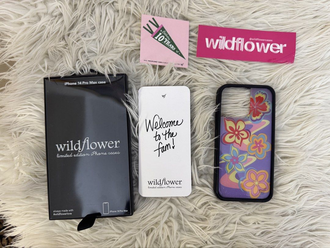 AUTHENTIC Wildflower Surf’s Up IPhone 15 Pro Max Phone Case (Category: iPhone 15 Series) located in Manila. Submitted by coolgirlscorner (Listing ID 1453388198, Image 2). Description: AUTHENTIC! With free stickers and box Bought this for PHP 3,000+ in Wildflower website Flaws: - WF logo fell off - Loose thread - Stain DM ME IF INTERESTED! 🪽 •Same day delivery available • Will send you an order form and store policy for a fair and clear transacti