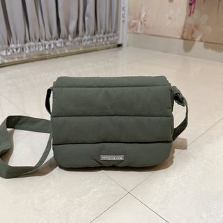 (Kategori: ) berada di . Dikirim oleh senasmith (ID iklan 1453346618, Gambar 1). Deskripsi: .