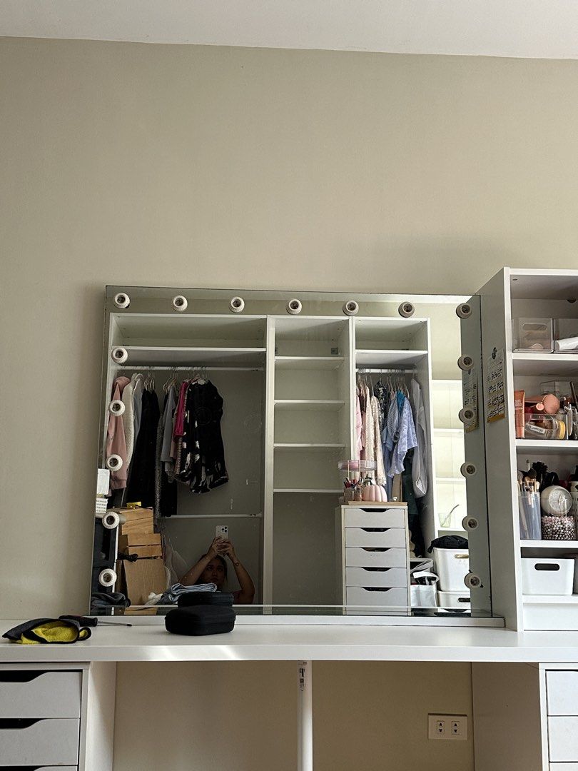 Big vanity mirror ONLY with bulbs (Category: Mirrors) located in Quezon City. Submitted by makeupmatcha (Listing ID 1453289189, Image 3). Description: MIRROR ONLY! Table and shelf not included - used since 2024 - good condition with minor scratches .