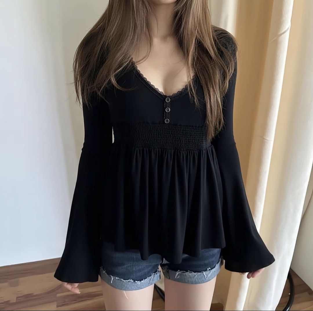 Black Peplum Longsleeve Top (Category: Others Tops) located in Manila. Submitted by picutieee (Listing ID 1453252298, Image 1). Description: xs-med.
