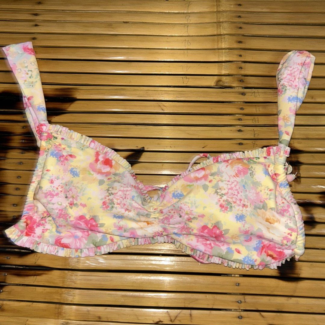 Blackbough swim bikini top (S) (Category: Bikinis & Swimsuits) located in Manila. Submitted by declutter.diaries (Listing ID 1453275193, Image 1). Description: Blackbough floral bikini top (size S) • good condition good as new, authentic Blackbough • used only once • slightly negotiable • rfs i dont wear it and it’s not my size.