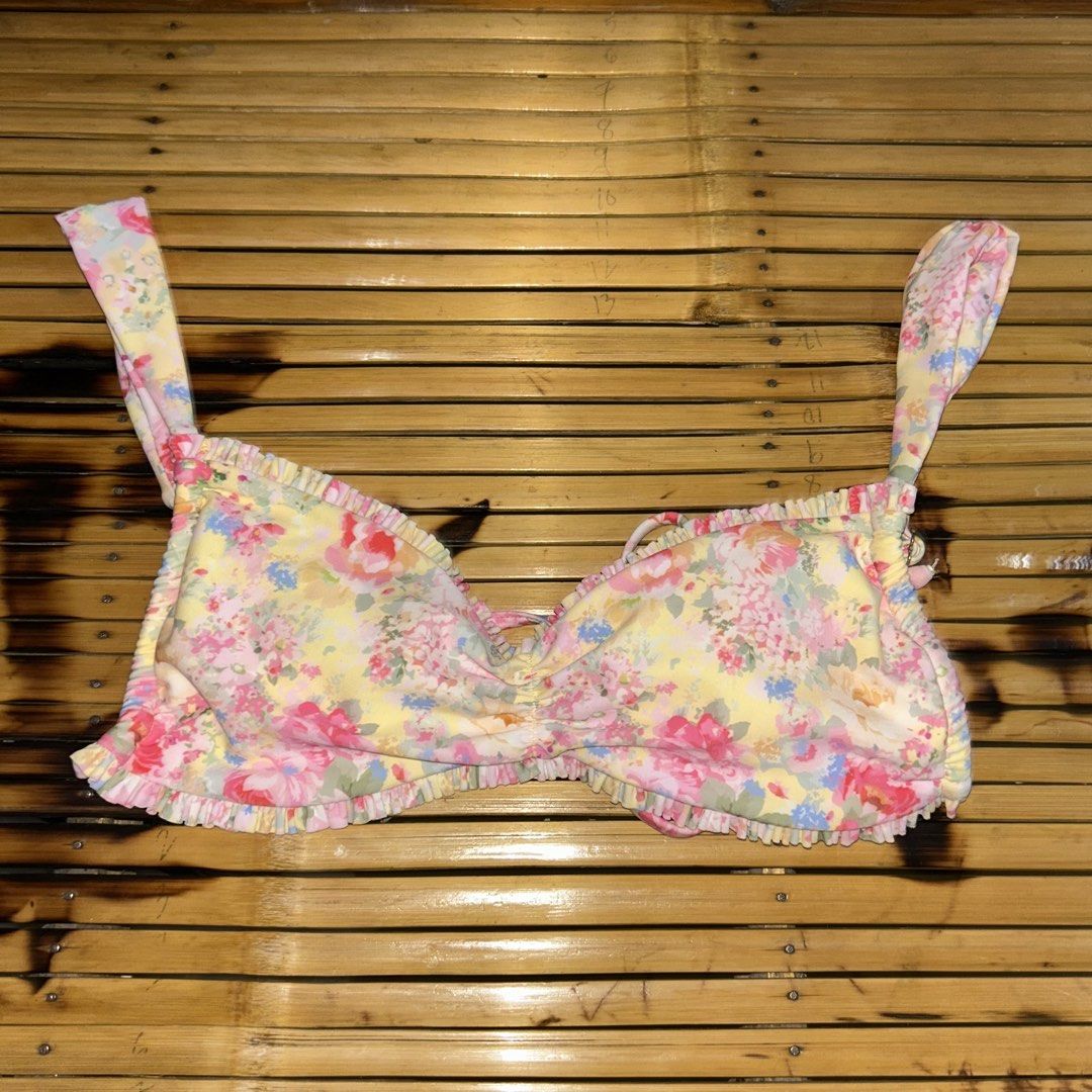 Blackbough swim bikini top (S) (Category: Bikinis & Swimsuits) located in Manila. Submitted by declutter.diaries (Listing ID 1453275193, Image 2). Description: Blackbough floral bikini top (size S) • good condition good as new, authentic Blackbough • used only once • slightly negotiable • rfs i dont wear it and it’s not my size.