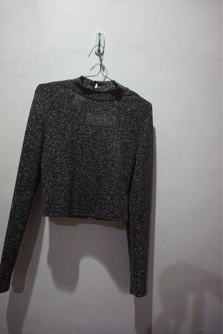 Blouse (Category: Shirts) located in Sibu. Submitted by everythingbyjays (Listing ID 1453378982, Image 3). Description: selling 2 for RM15 . free postage for sarawak, RM7 for semenanjung malaysia.