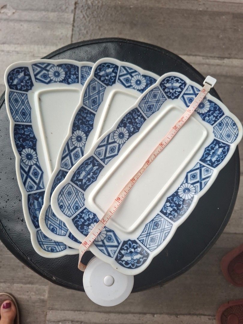 Blue Imari Rectangular Serving Dishes Set of 3 (Category: Dinnerware & Cutlery) located in Bulacan. Submitted by ourdailyfinds (Listing ID 1453297264, Image 3). Description: ✨ JAPAN SURPLUS FIND 🇯🇵✨ Vintage Blue Imari Rectangular Ceramic Plates (Set of 3) 💙 ₱800 for the set of 3 Ang ganda ng classic Blue Imari blue & white design — perfect para sa mga mahilig sa vintage Japanese ceramics. Simple pero eleganteng idagdag sa inyong dining setup o