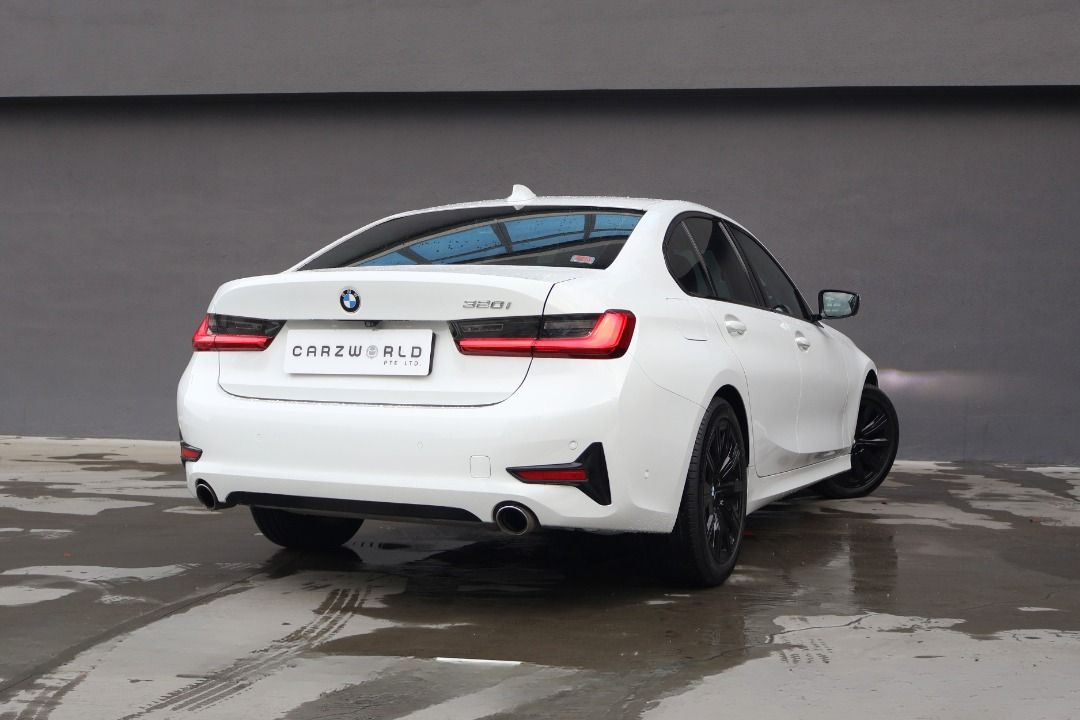 BMW 3 Series Sedan 320i Highline Auto (Category: Used Cars) located in Singapore. Submitted by carzworld.pteltd (Listing ID 1453245618, Image 3). Description: Viewing Strictly By Appointment Only! Low Interest Rate & Flexible Bank / In House Loan Available All Trade-In Are Welcome Message to: 💬96437773 Features Powered by a 2.0L inline 4-cylinder TwinPower turbocharged engine, producing 181bhp, with 8-speed Steptronic automatic transmission with