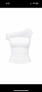 (Category: ) located in . Submitted by herclothescloset (Listing ID 1453313972, Image 1). Description: .