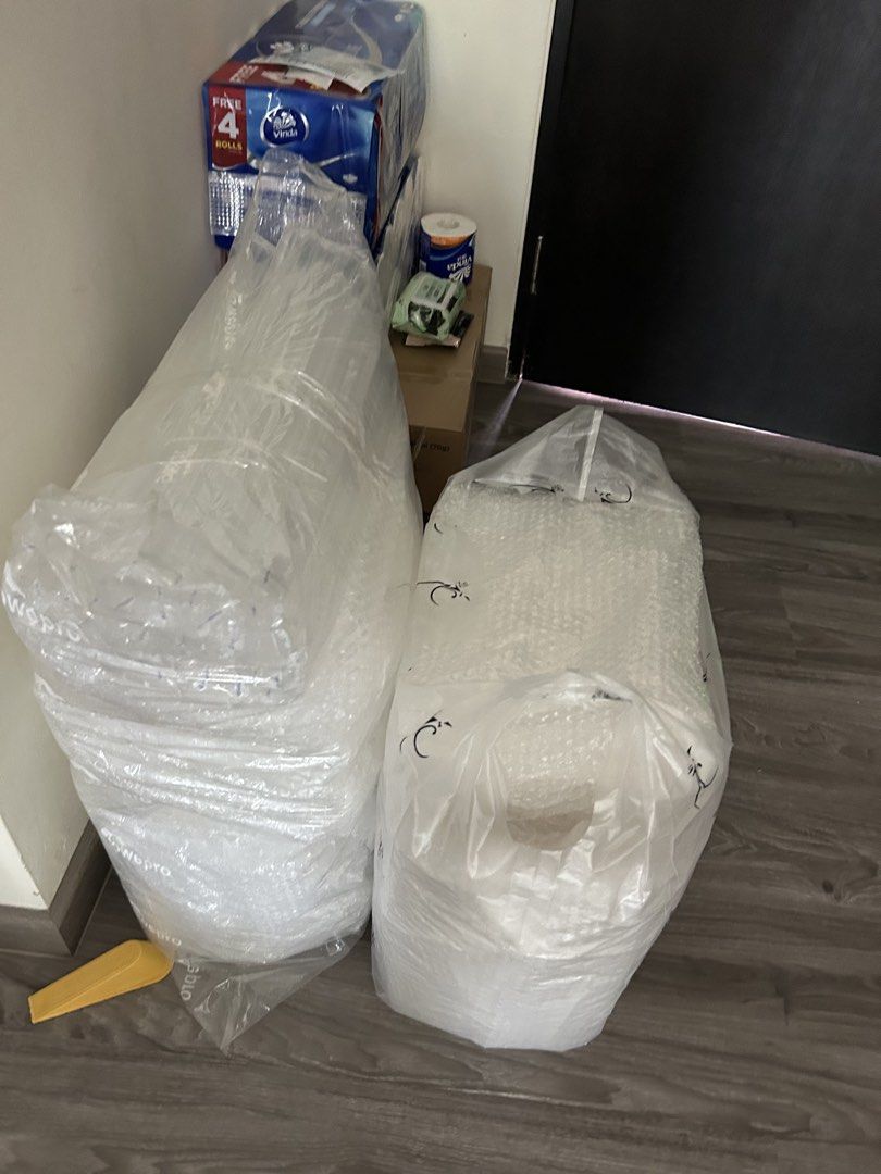 Bubble wrap (Category: Home Improvement Tools & Accessories) located in Singapore. Submitted by gingeryong (Listing ID 1453375116, Image 1). Description: Sell all I hv .