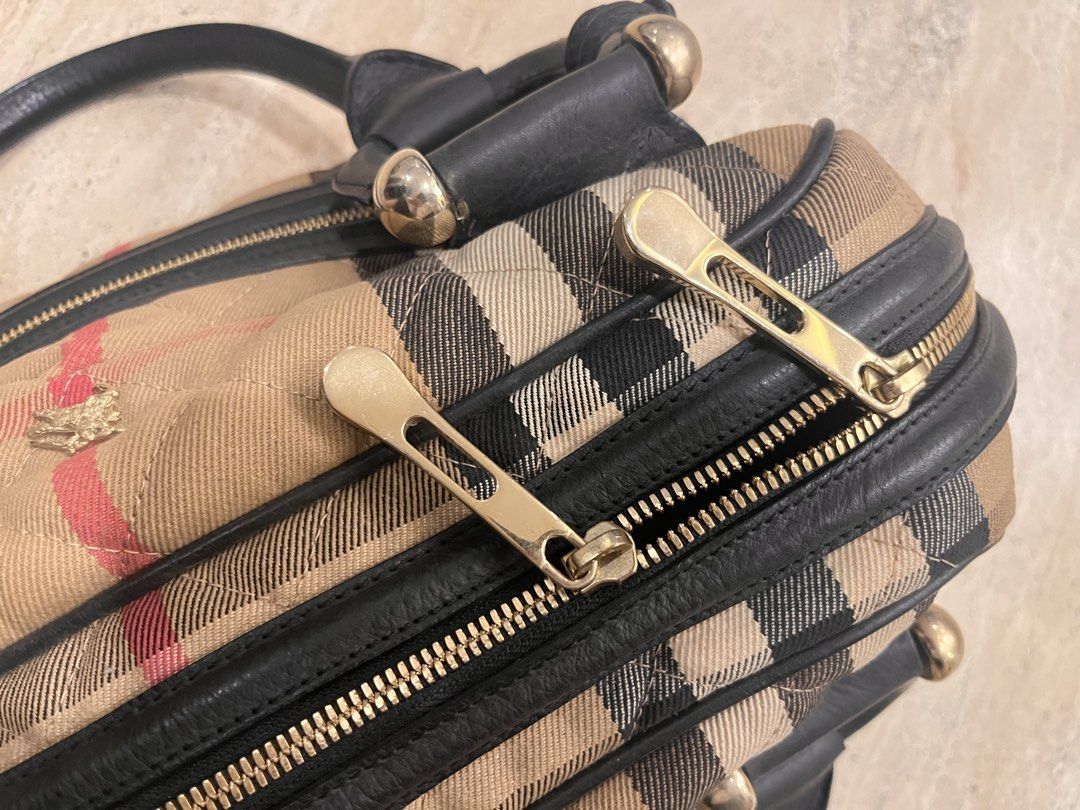 Burberry duffle bag (Category: Luxury Bags & Wallets) located in Taguig. Submitted by jitbug55 (Listing ID 1453384737, Image 3). Description: Brand new, never been used. Kept for years. No inclusions. .