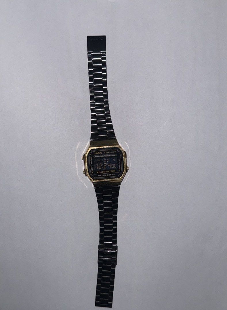 Casio Black Stainless Steel Strap Watch (Category: Men's Watches) located in Manila. Submitted by c_cruz (Listing ID 1453412026, Image 3). Description: Working but with scratches .