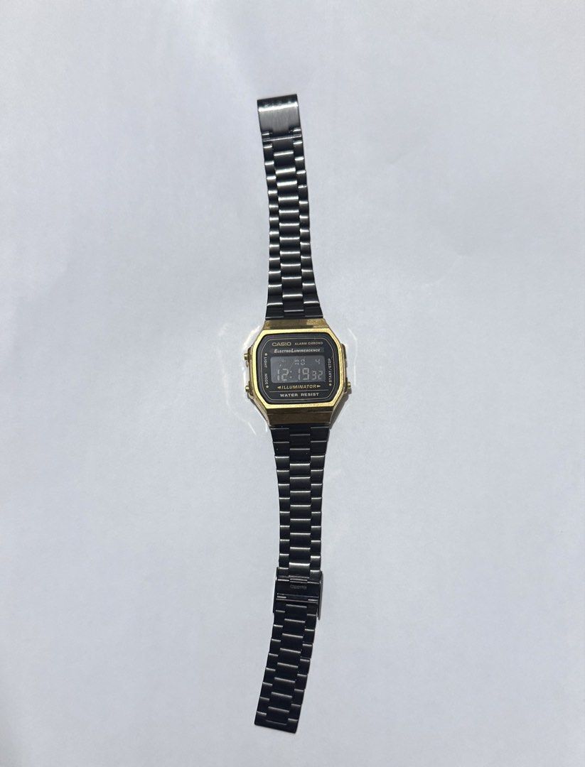 Casio Black Stainless Steel Strap Watch (Category: Men's Watches) located in Manila. Submitted by c_cruz (Listing ID 1453412026, Image 1). Description: Working but with scratches .