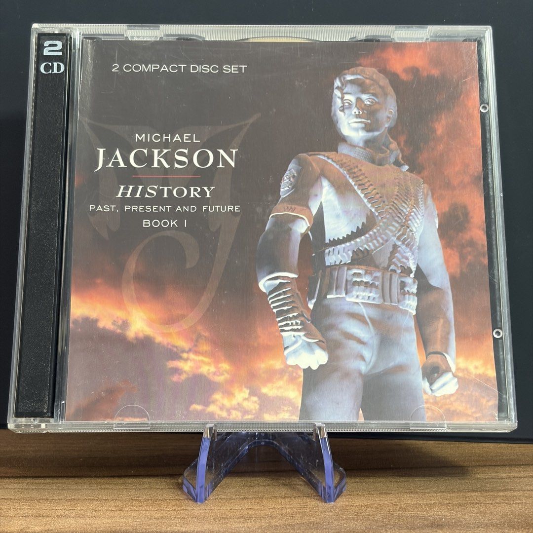 CD - Michael Jackson (Category: CDs & DVDs) located in Singapore. Submitted by joyfarm (Listing ID 1453258421, Image 1). Description: .
