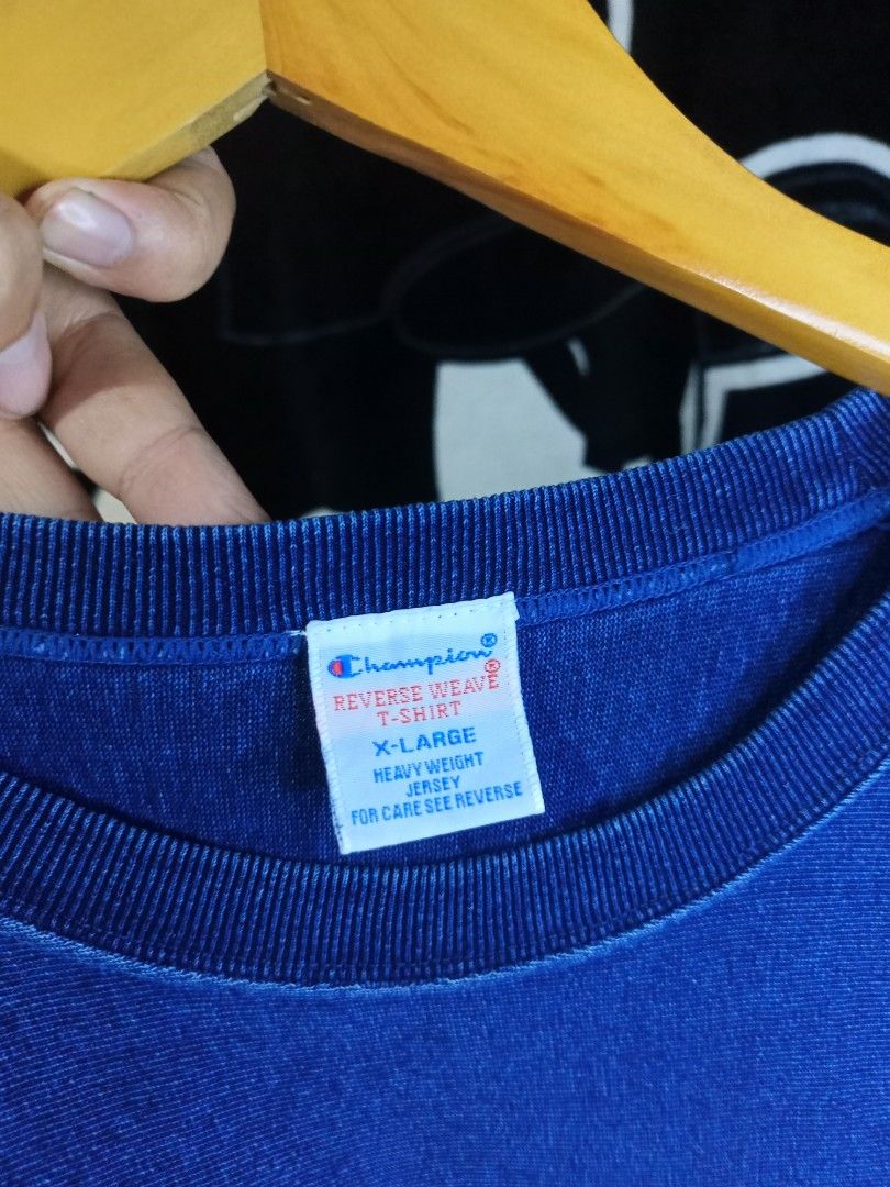 Champion Reverse Weave Pocket Tee (Category: Tshirts & Polo Shirts ) located in Castilla. Submitted by stignapamorma (Listing ID 1453328055, Image 3). Description: Branded Pocket Tee ( Thrifted ) Size - 19.5x29 Condition - Excellent Color Rate - 9/10 Issue - None Price - 450+SF.