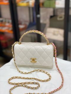 (Category: ) located in . Submitted by ys-luxe.com (Listing ID 1453274339, Image 1). Description: .