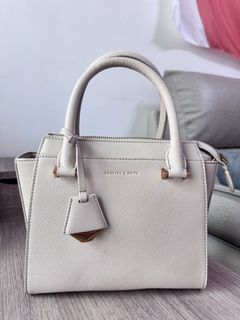 由 peach_310 (刊登 ID 1453332390，圖片 1) 提交，位於 的 (類別：)，說明：。