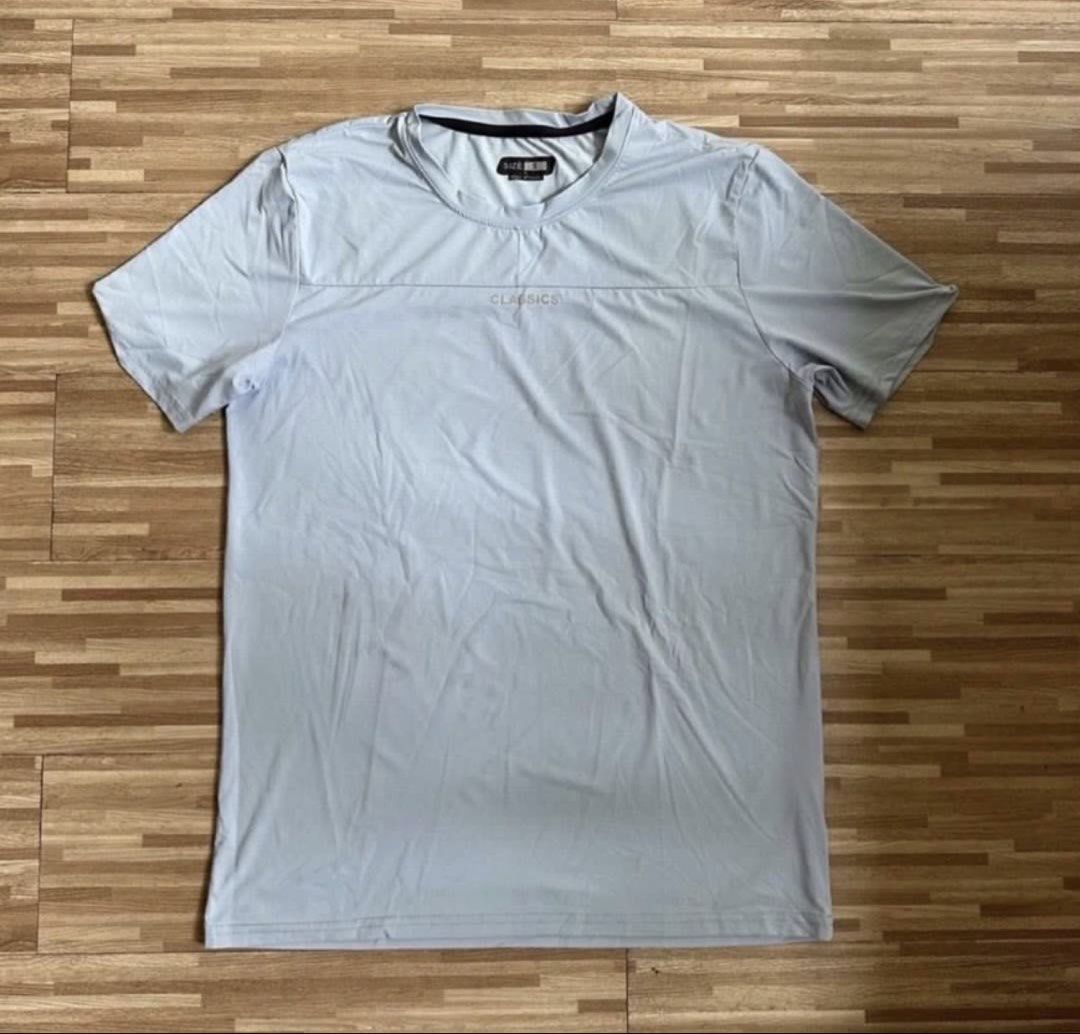 Classics Grey T-shirt Size S (Category: Tshirts & Polo Shirts ) located in Marilao. Submitted by extra_stuff (Listing ID 1453252996, Image 2). Description: - Grey t-shirt from Classics - Size S - Classics logo on front and back - Suitable for casual wear or sports - Comfortable material.