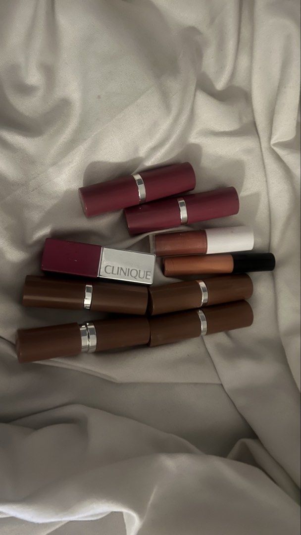 CLINIQUE Lipstick Bundle (Category: Makeup) located in Quezon City. Submitted by andiantonelli (Listing ID 1453412642, Image 1). Description: 7 lipsticks, 2 glosses from clinique. Shades shown in second pic. Most unused / swatched only. .