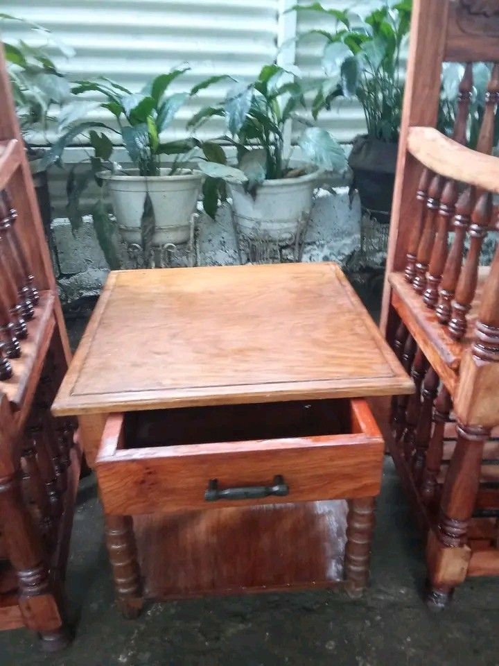 Coffee table set Gallinera narra (Category: Tables & Sets) located in Manila. Submitted by carmelites36250 (Listing ID 1453283857, Image 3). Description: #forsale Coffee table set ❤️❤️❤️ vintage type Gallinera Narra wood☑️ Ready to use varnish deliver 🎯🎯🎯 Pm me ☎️☎️☎️☎️ 12,500 ✅.