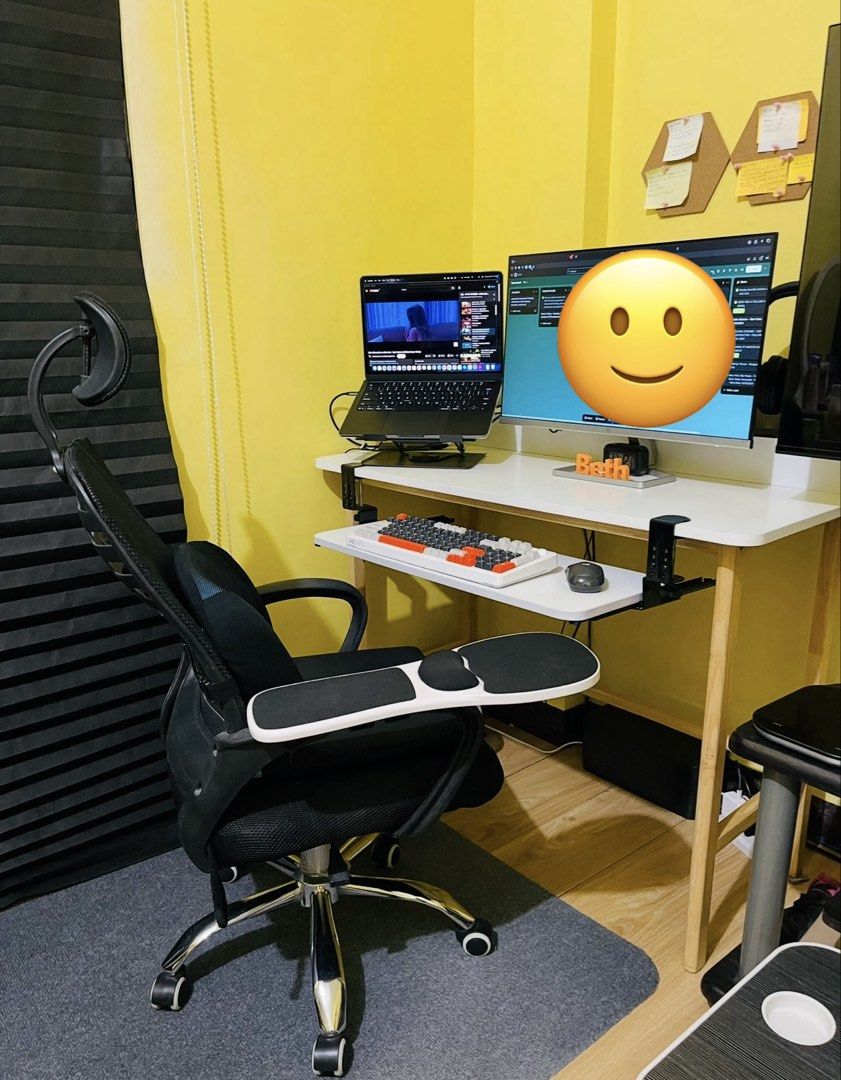 Computer Table (Category: Tables & Sets) located in Makati City. Submitted by beth_ma (Listing ID 1453379678, Image 1). Description: Selling my computer table! ✅ Only used for 9 months ✅ In excellent condition ✅ Good quality and sturdy ✅ With sliding keyboard tray RFS: Upgrading my workspace. 📍 Price: ₱3,000 🚚 Pickup or delivery can be arranged (delivery fee shouldered by the buyer). For more details or additional photos, feel free to send me a