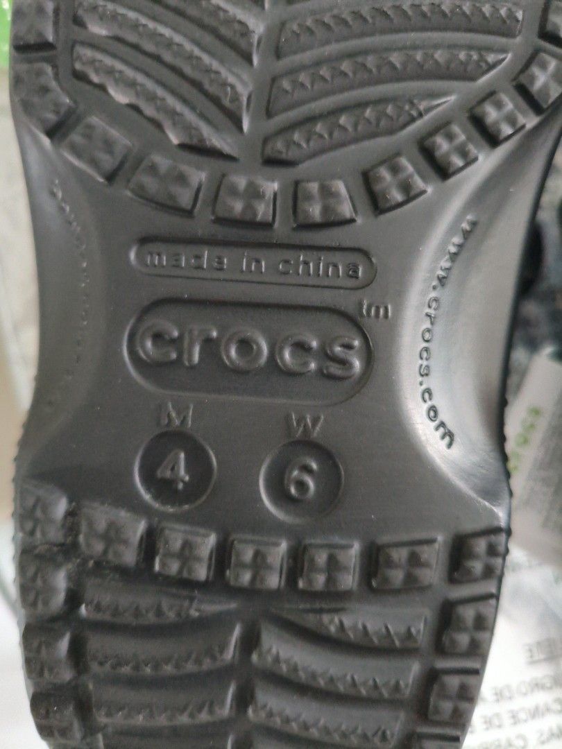 Crocs Black (Category: Flipflops and Slides) located in Singapore. Submitted by mrssan (Listing ID 1453240621, Image 5). Description: black classic crocs size (M)4 (W)6 came as seen in pic..full pkt bought from a carouseller @ $36 but got a wrong colour..looking for dark blue. willing to let go at $20 for fast deal only meet up.