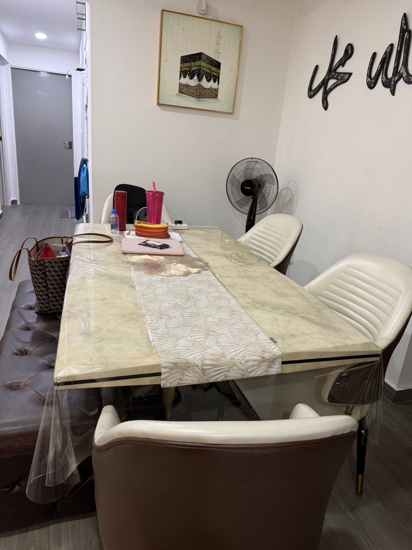 DINING TABLE (Category: Tables & Sets) located in Singapore. Submitted by nur.qurratul1 (Listing ID 1453409635, Image 2). Description: Heavy use dining table that can fit up 6 people .