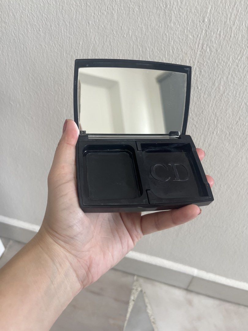Dior Compact Case (Category: Makeup) located in Singapore. Submitted by little-juju (Listing ID 1453257534, Image 3). Description: - Refillable - selling just the casing .