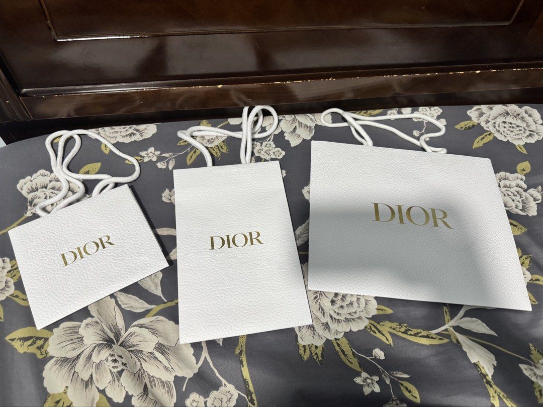 Dior Paper Bags (Category: Luxury Bags & Wallets) located in Manila. Submitted by clutterfreeera (Listing ID 1429089095, Image 1). Description: Small - 120 1pc Medium - 150 2pcs Large - 180 ( 10.5” L x 9” ) - 1pc .