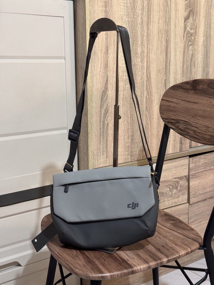 DJI - Compact Shoulder Bag for Osmo Action/OM (Category: Video Cameras) located in Cabuyao City. Submitted by _streetflavor (Listing ID 1453325393, Image 1). Description: DJI - Compact Shoulder Bag for Osmo Action/OM As new -780 pesos Dm.