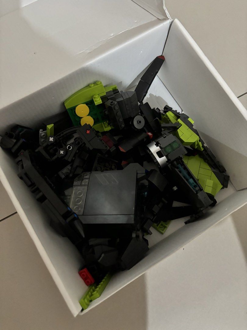 DJI FPV Building Blocks Set (Category: Drones) located in Taguig. Submitted by cunetababes (Listing ID 1453393561, Image 2). Description: DJI FPV Limited Edition Building Block Set 🚁 | Rare Collectible Selling this DJI FPV Limited Edition Building Block Set. This was an exclusive promotional item from DJI and was never sold in stores, making it a unique collectible for DJI fans. The model was previously assembled and displayed, but has since bee